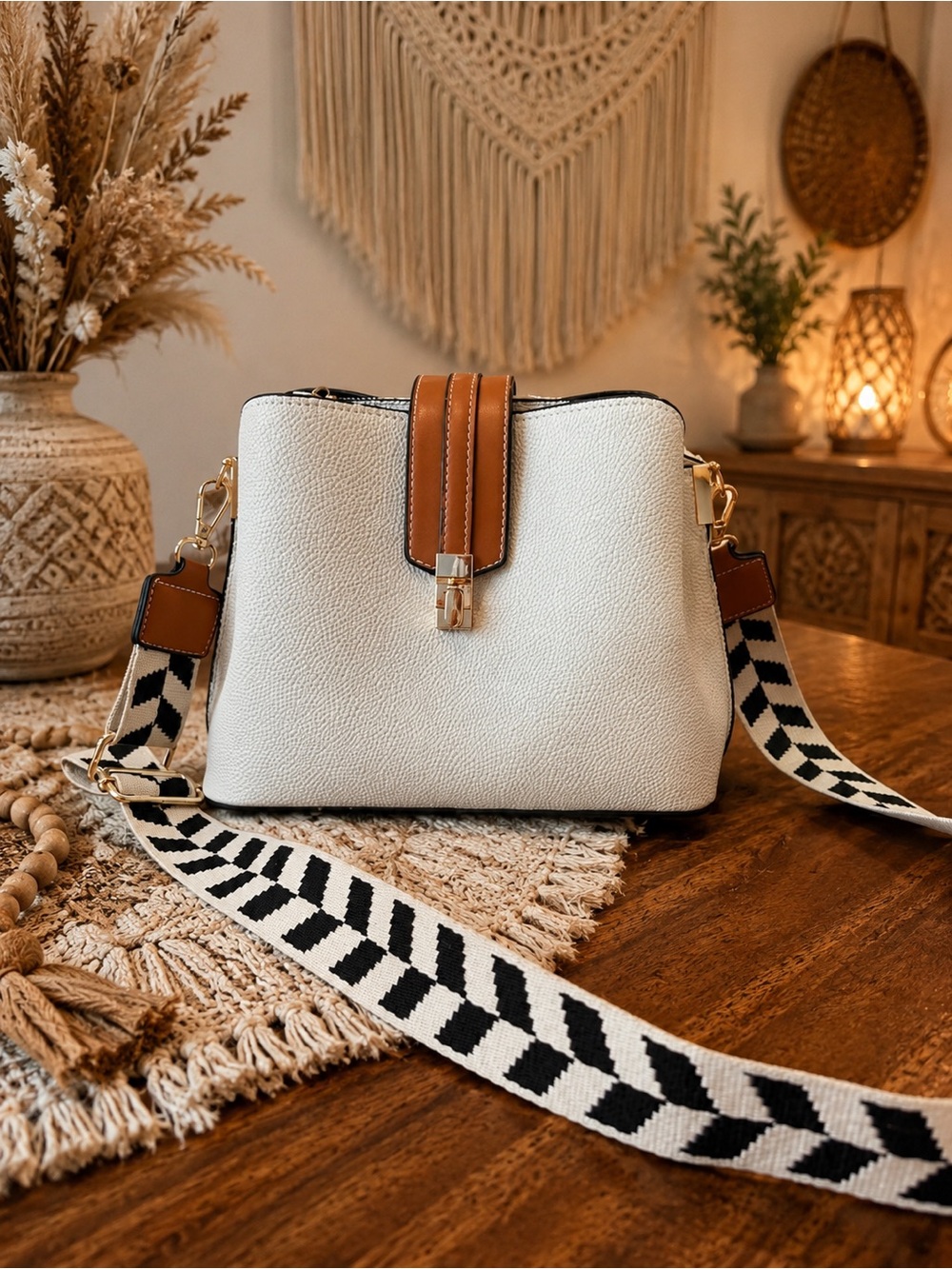 Cream & Cognac Crossbody Bag with Wide Patterned Black & White Strap GUC